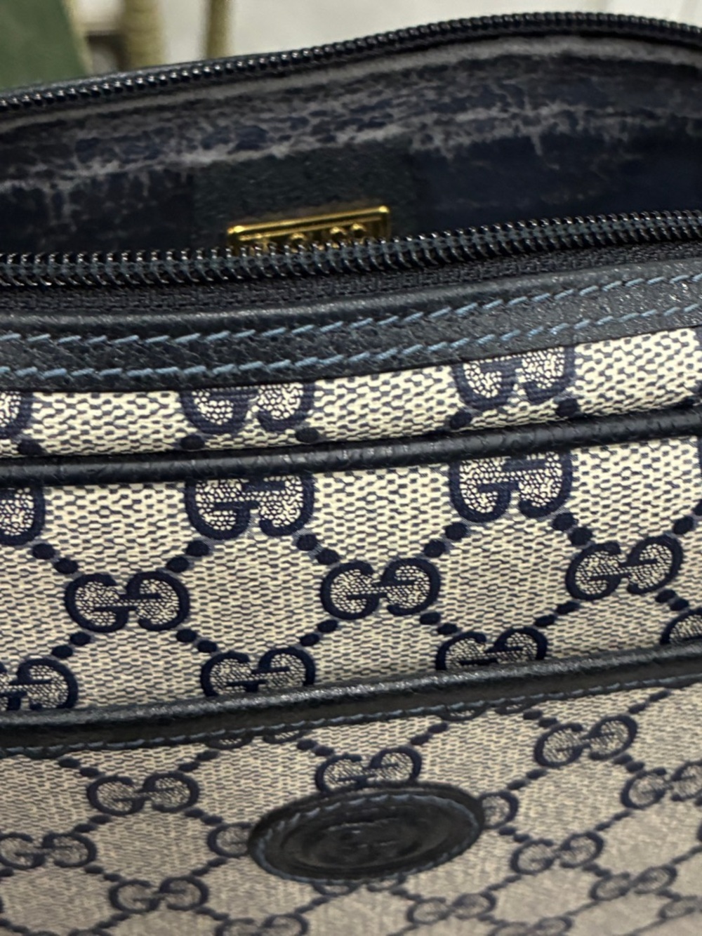 GUCCI
Vintage Wristlet Bag used condition - Picture 12 of 12
